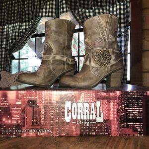 Corral Boots size 6